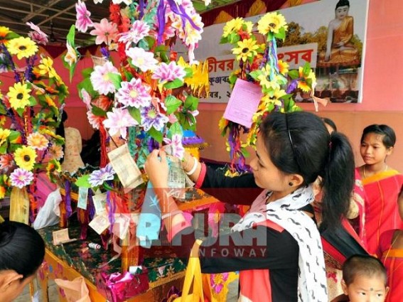 Buddhists observe auspicious Kathin-Civar Buddhists observe auspicious Kathin-Civar